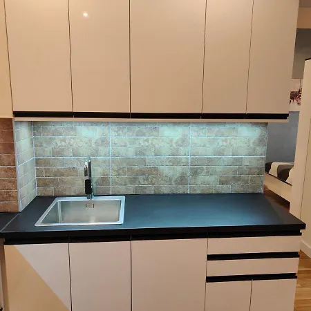 Center Dorcol Square Apartment